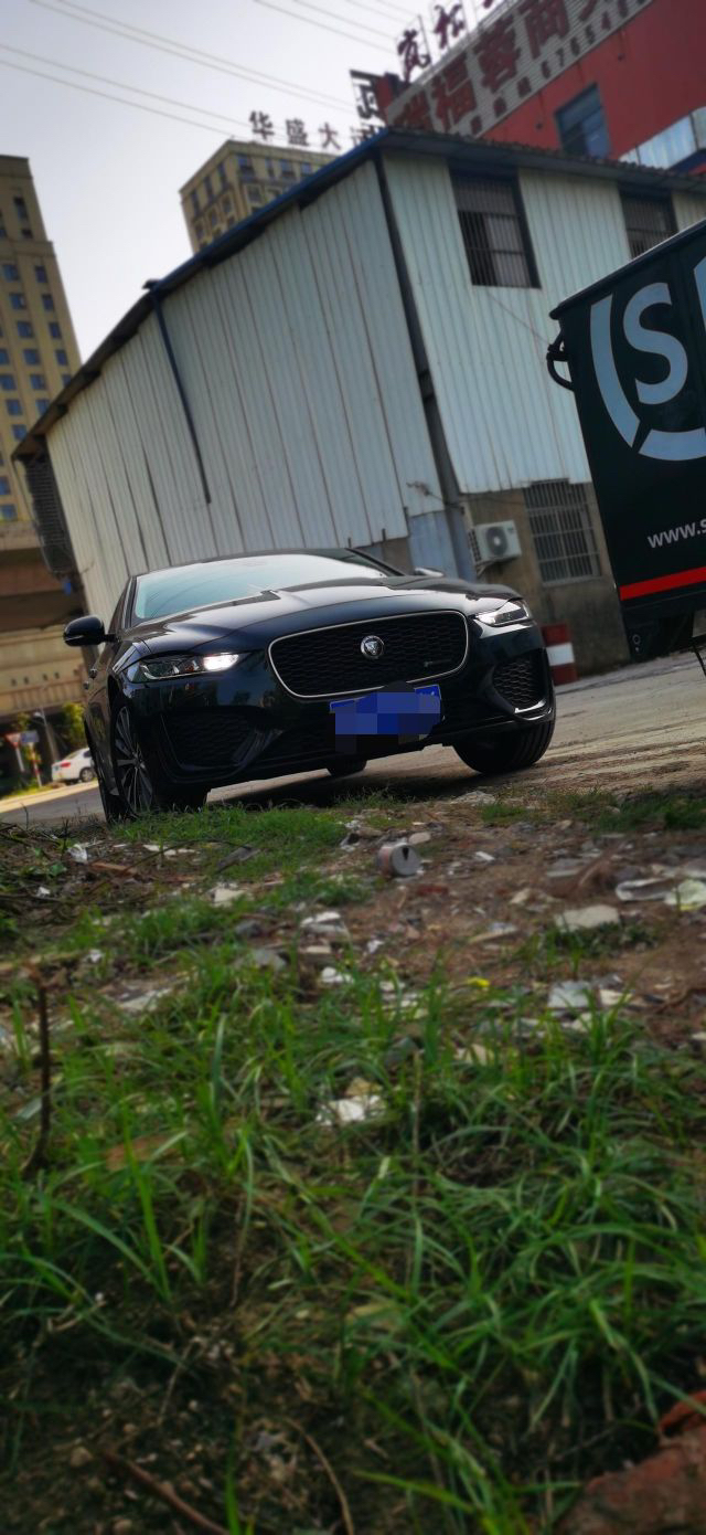 捷豹xel:赛车绿,独特颜色,动力足够,满足个人需求